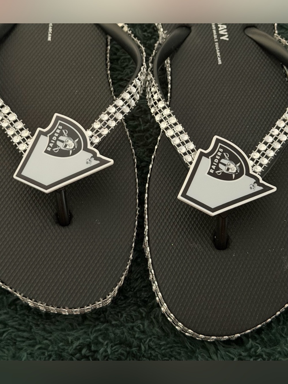 Oakland Raiders Black Rhinestone Flip Flops - Women's Sandals
